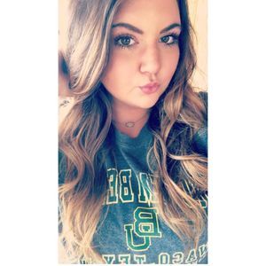 Meet your Posher, Kayley